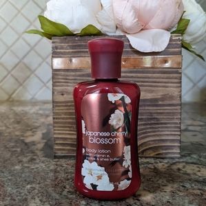 2/$18 B&BW Japanese Cherry Blossom Body Lotion